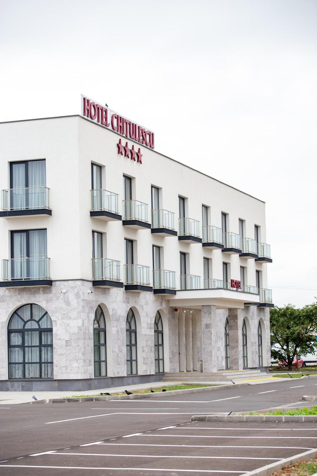 Chitulescu Hotel Targoviste Bagian luar foto